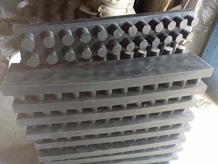 釘型氯丁橡膠減震板4 釘型氯丁橡膠減震板4